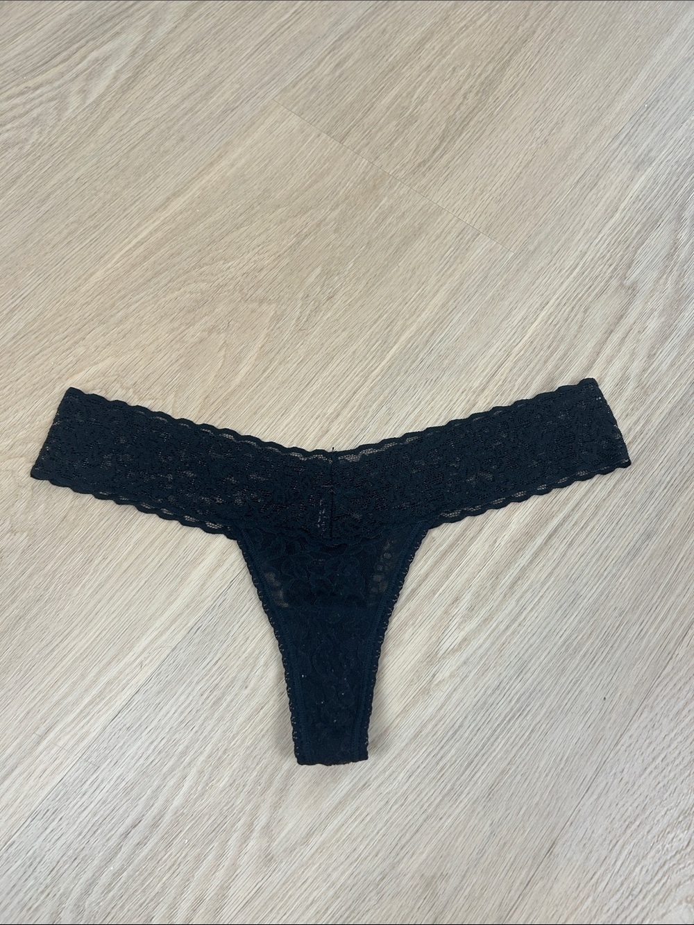 2012 Vintage Victoria’s Secret The Lacie Lace Thong Panty OS